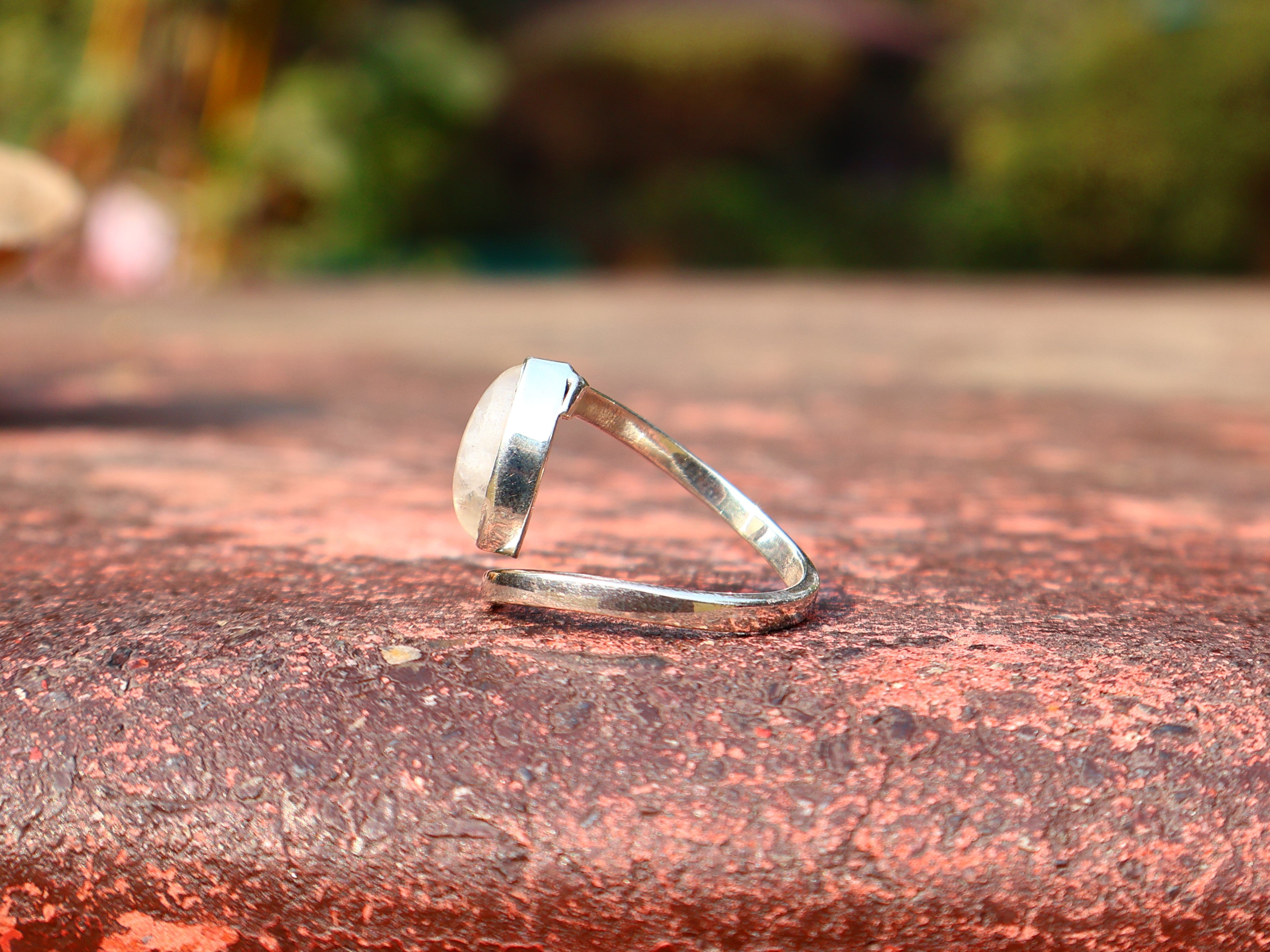 Regenbogenmondsteinring Damen Stapelring Blauer Feuerring Geburtsstein-Edelsteinring Verstellbarer Ring