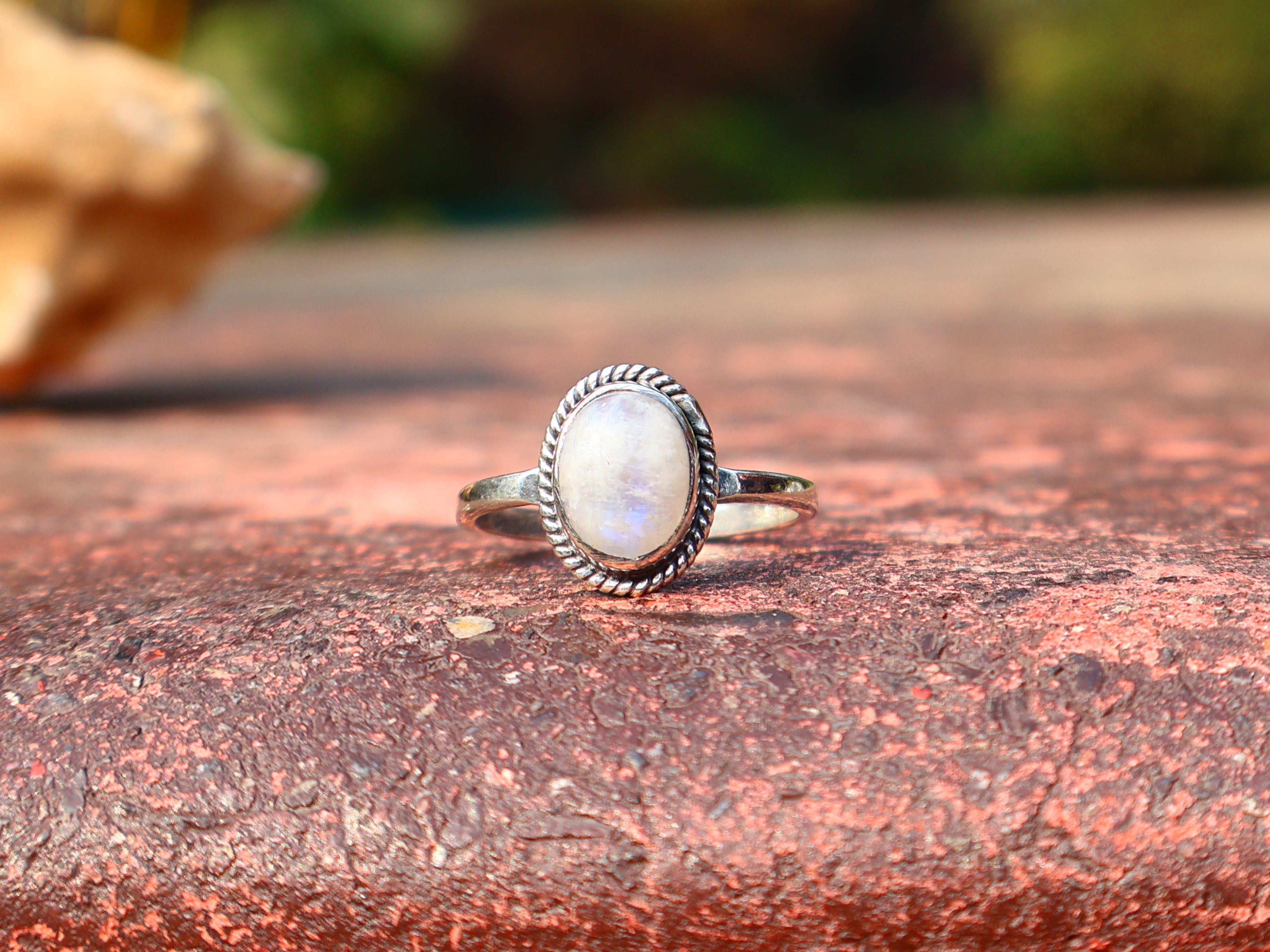 Regenbogen-Mondstein-Ring Damen Stapelring Blauer Feuerring Geburtsstein Oval Edelsteinring Geschenk Für Sie