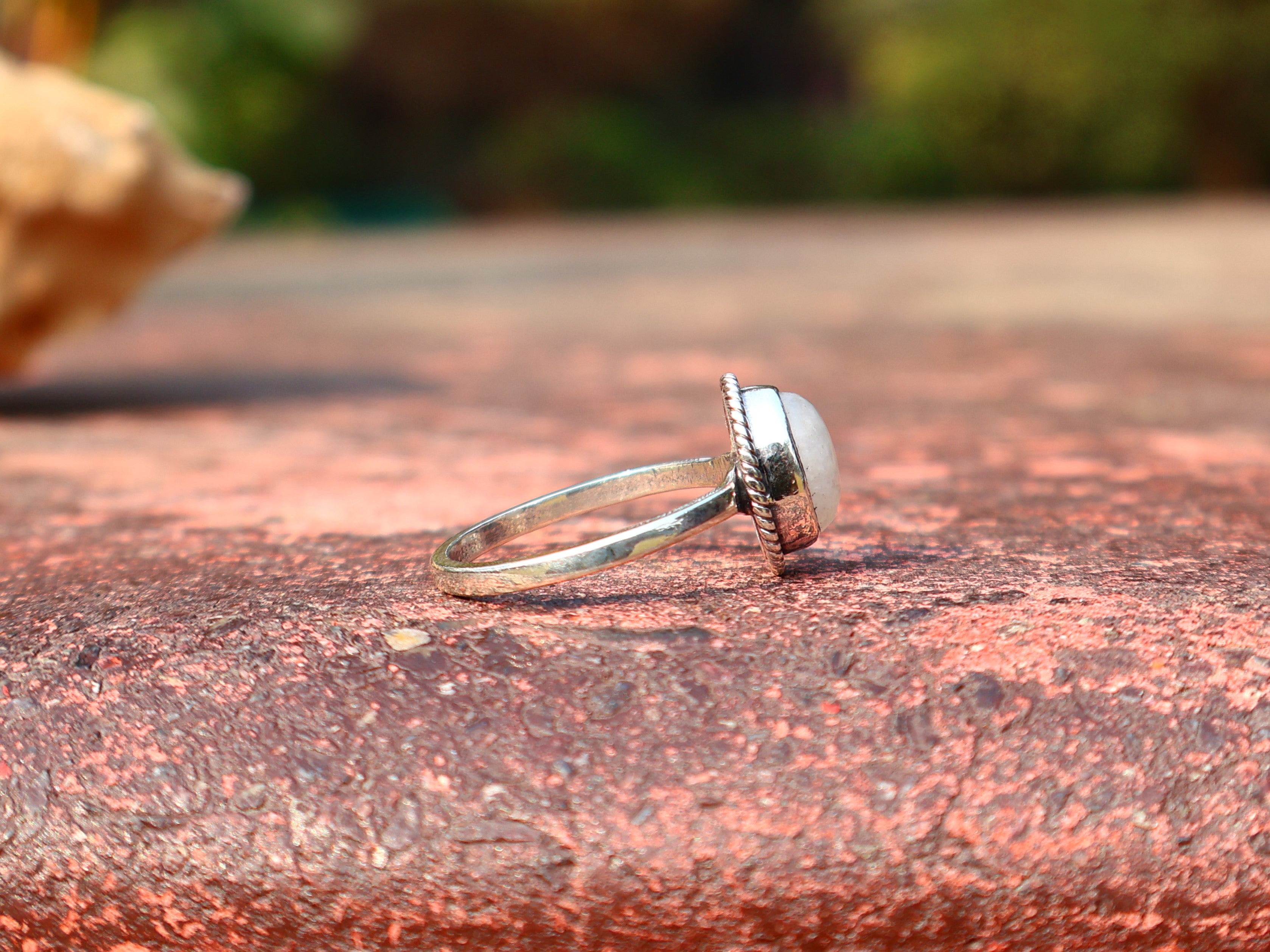 Regenbogen-Mondstein-Ring Damen Stapelring Blauer Feuerring Geburtsstein Oval Edelsteinring Geschenk Für Sie
