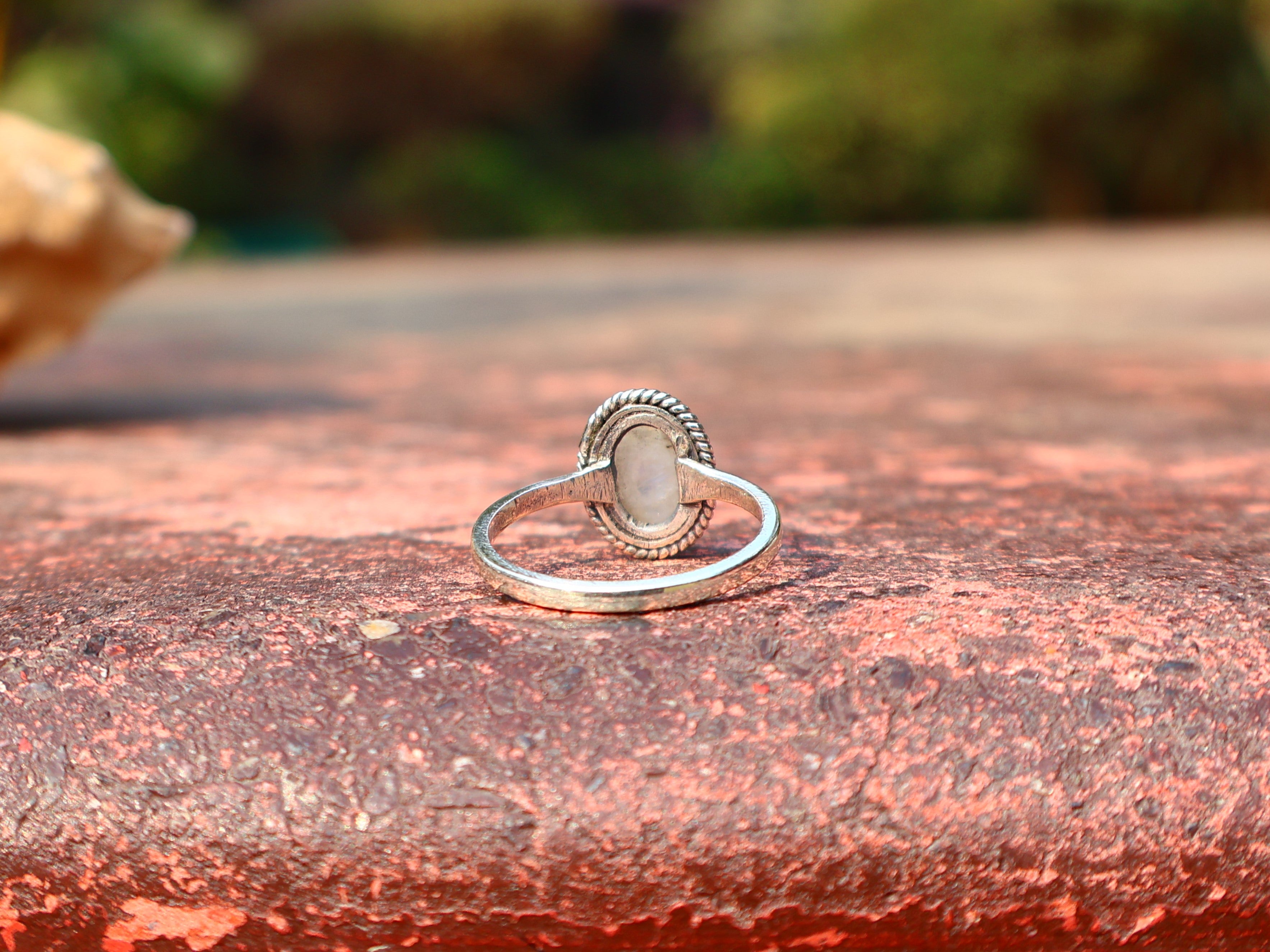 Regenbogen-Mondstein-Ring Damen Stapelring Blauer Feuerring Geburtsstein Oval Edelsteinring Geschenk Für Sie