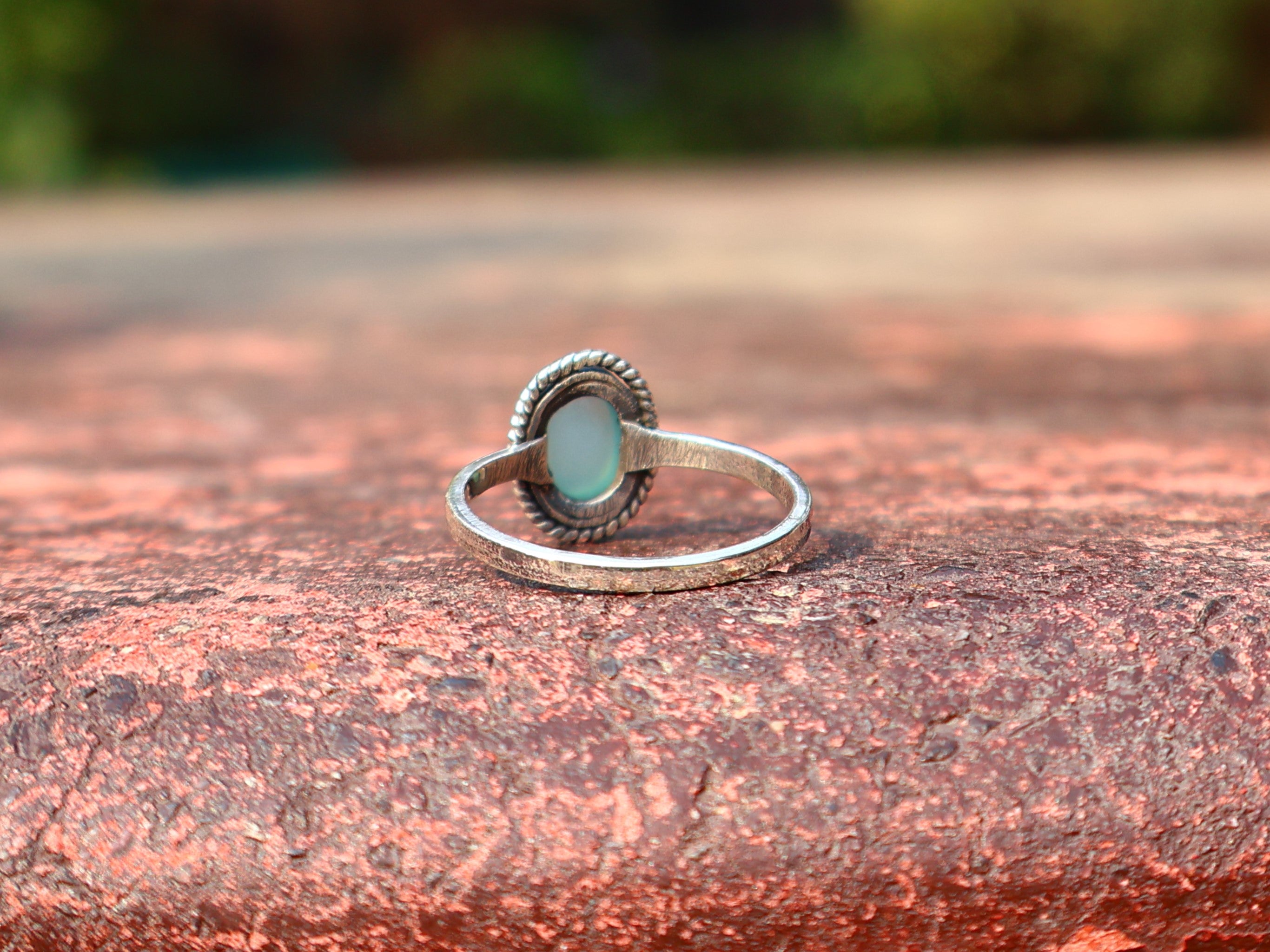 Ovaler Aqua-Chalcedon-Ring, handgefertigter Silberring, einzigartiger Ring, Geburtssteinring, 925er Sterlingsilberring, Stapelring, Geschenk für sie