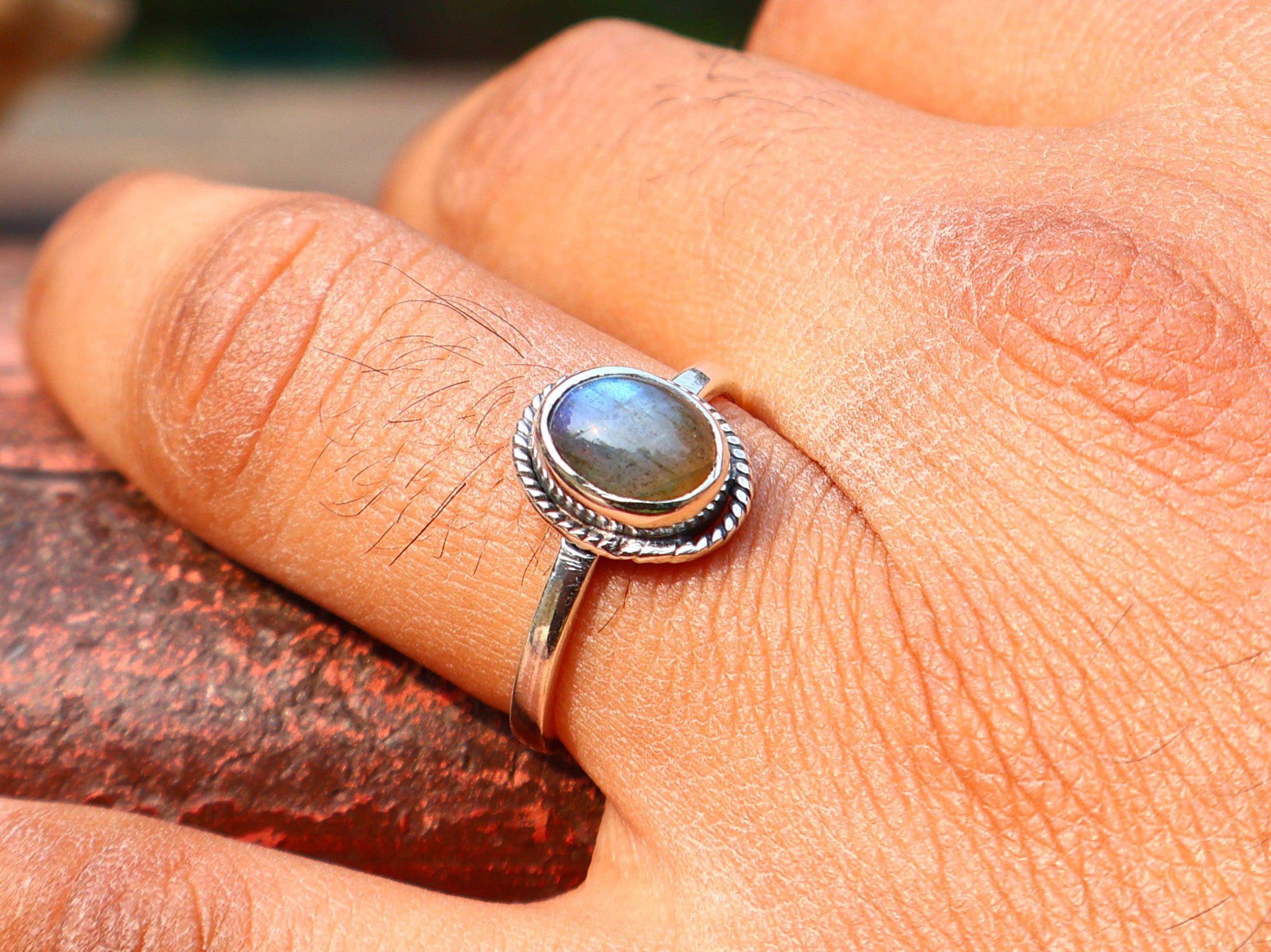 Ovaler Labradorit-Ring 925 Sterling Silber Ring Blauer Feuer-Labradorit Boho Zierlicher Ring Geschenk Für Sie