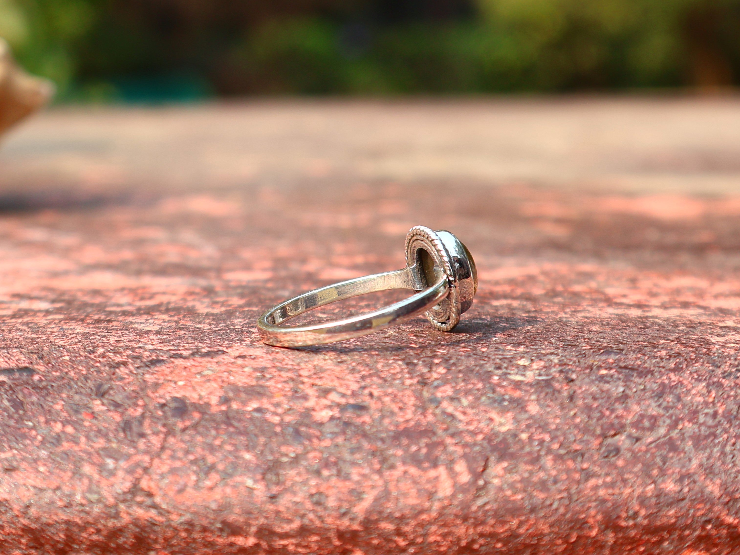 Ovaler Labradorit-Ring 925 Sterling Silber Ring Blauer Feuer-Labradorit Boho Zierlicher Ring Geschenk Für Sie