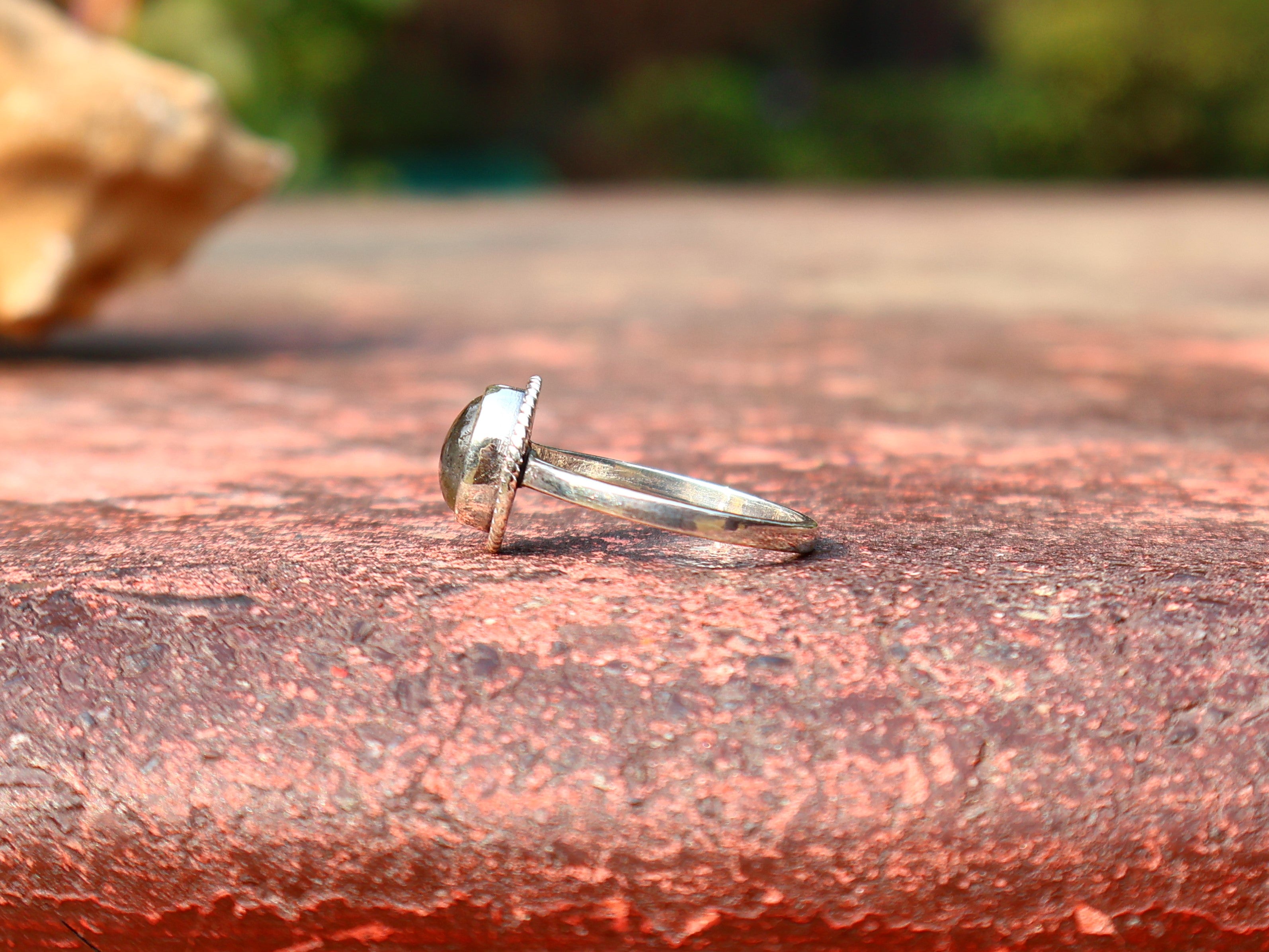Ovaler Labradorit-Ring 925 Sterling Silber Ring Blauer Feuer-Labradorit Boho Zierlicher Ring Geschenk Für Sie