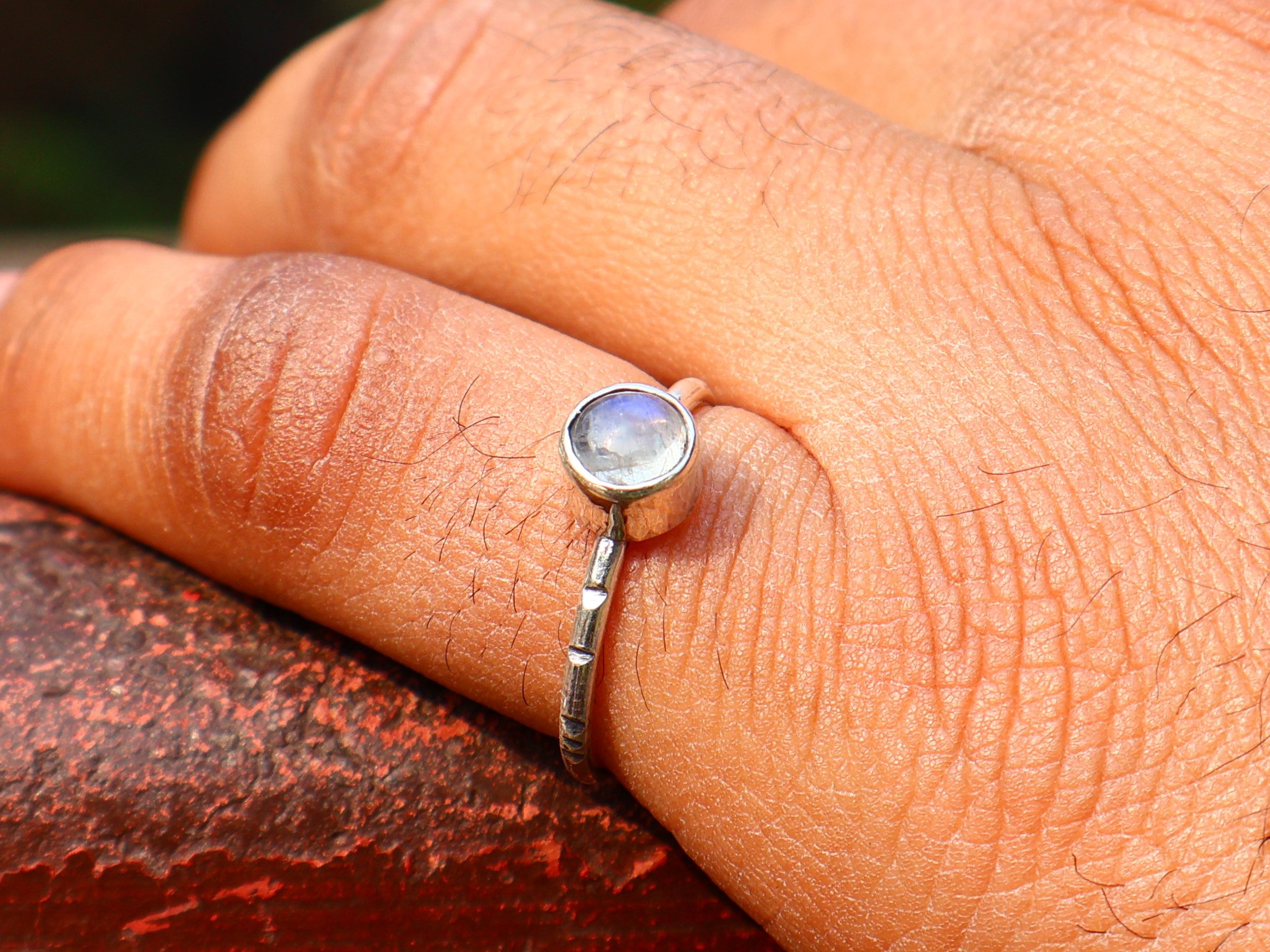 Regenboogmaansteen Ring Dames Ring Stapelring Blauw Vuur Ring Geboortesteen Ronde Edelsteen Ring Sieraden