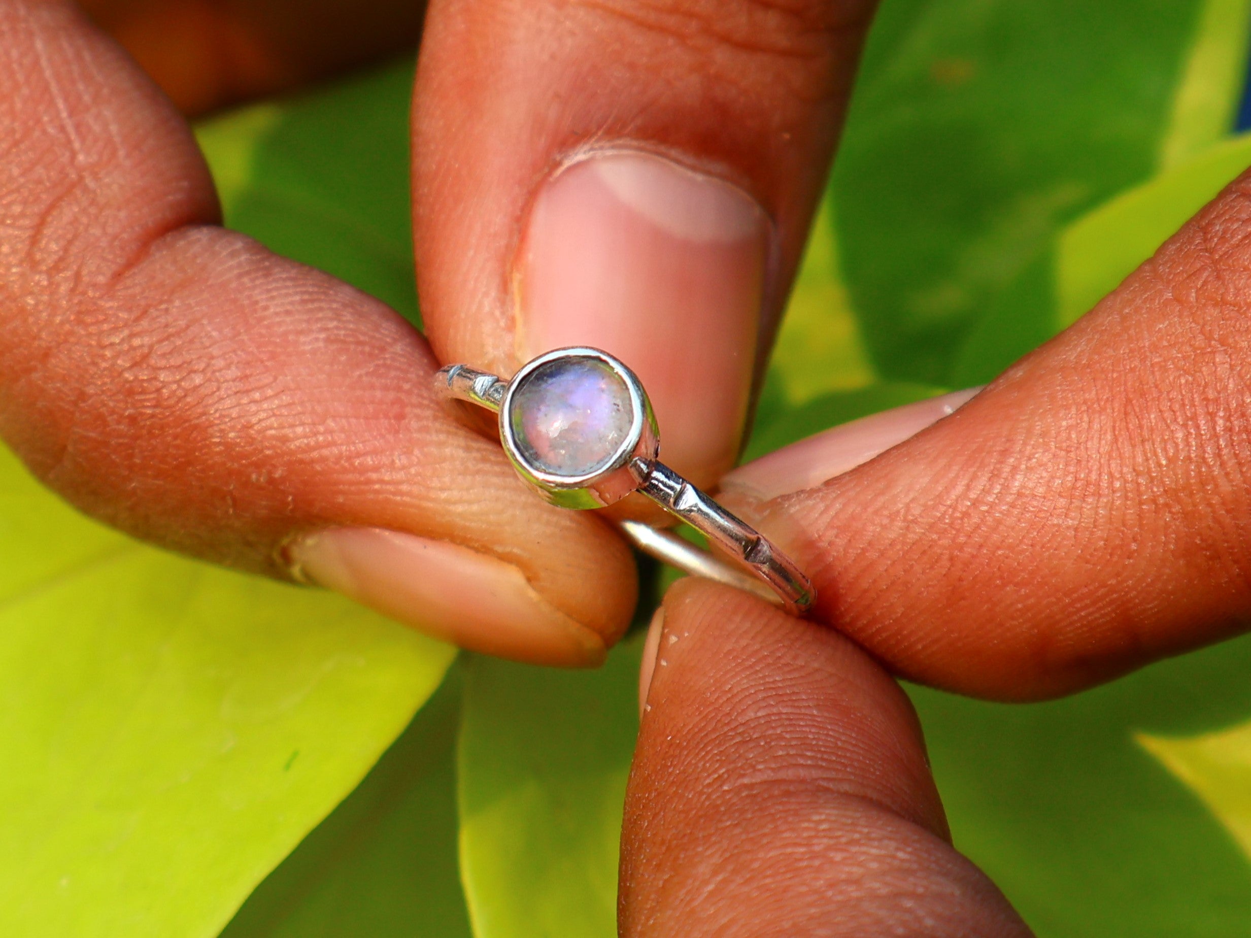 Regenboogmaansteen Ring Dames Ring Stapelring Blauw Vuur Ring Geboortesteen Ronde Edelsteen Ring Sieraden