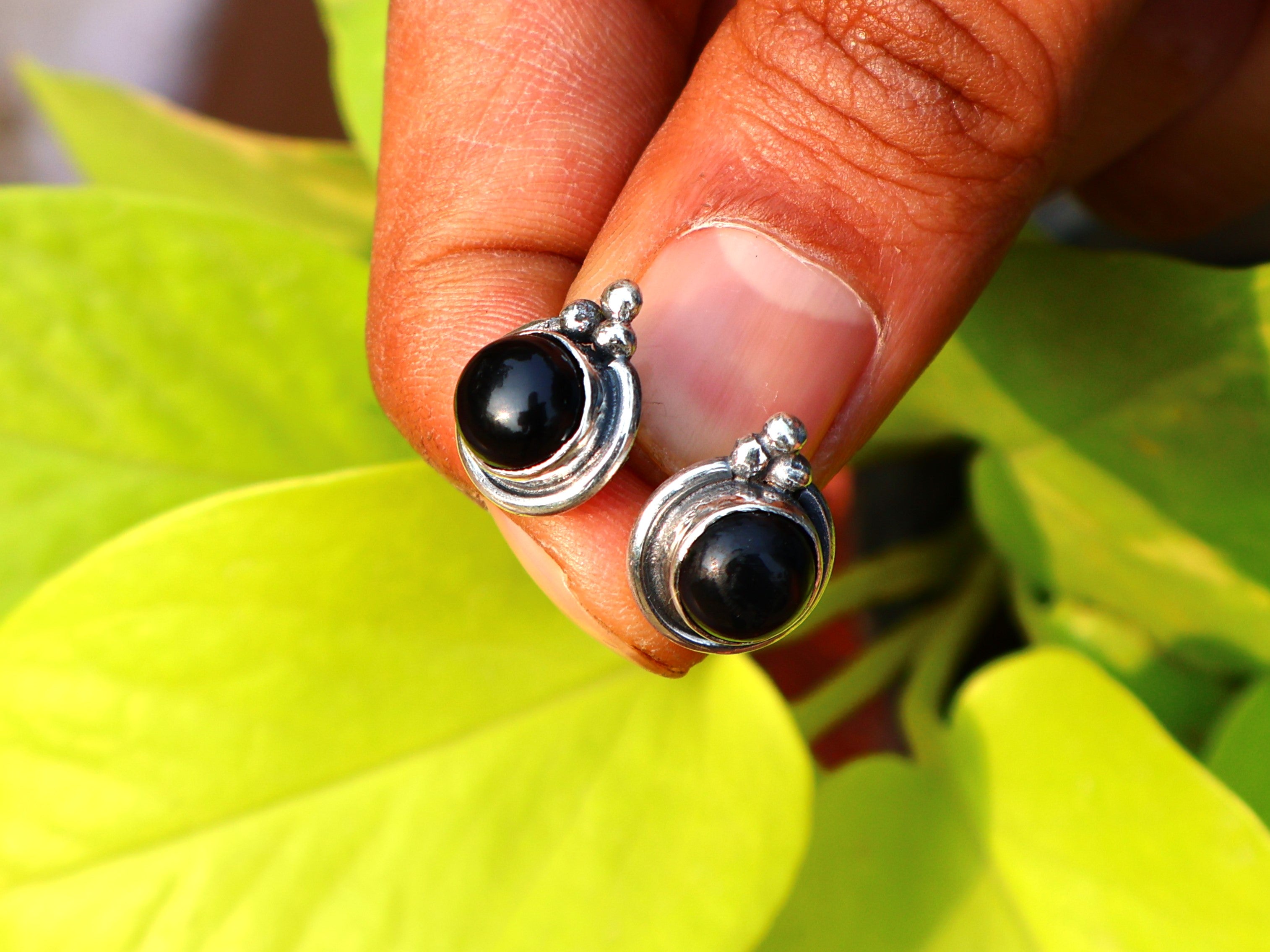 Ohrstecker aus schwarzem Onyx, 925er Sterlingsilber, Onyxschmuck, Ohrstecker für den Alltag, Ohrringe für Damen, Geschenk für die Schwester