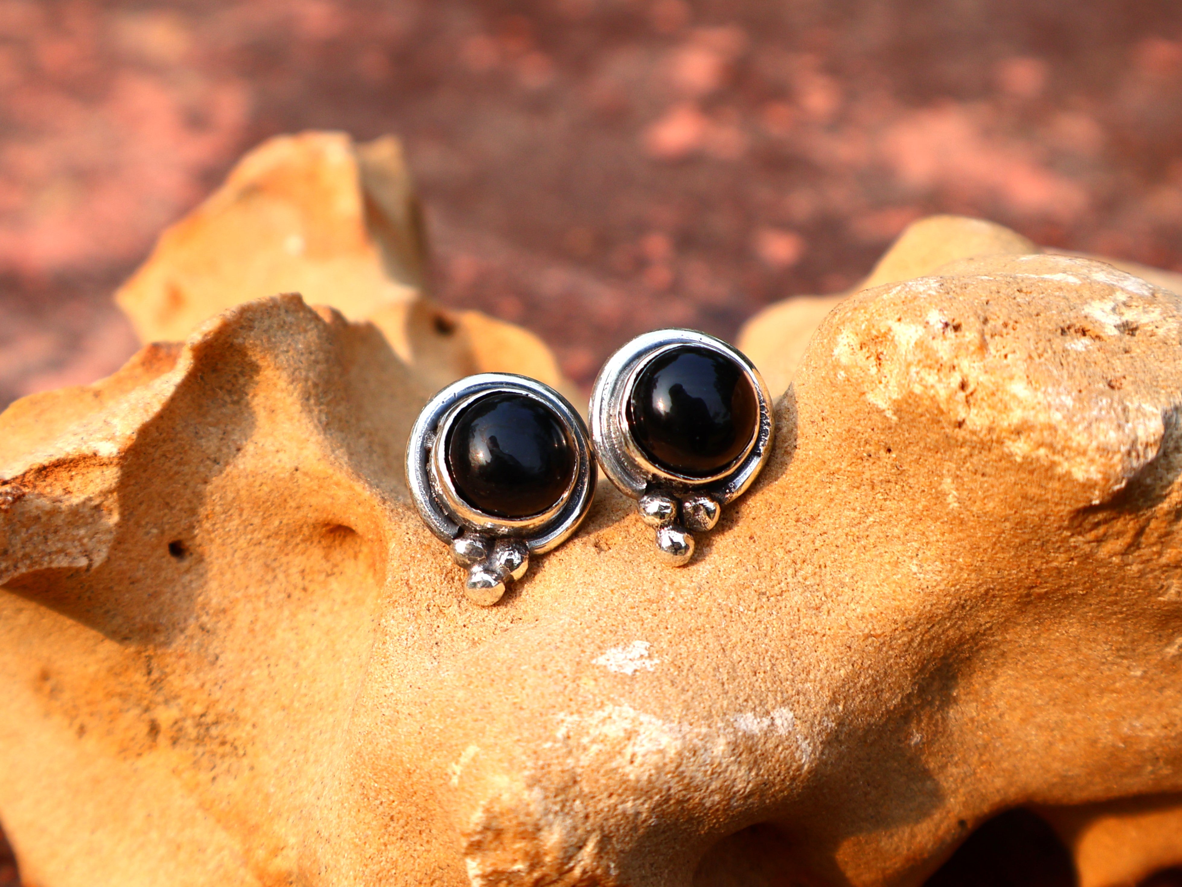 Ohrstecker aus schwarzem Onyx, 925er Sterlingsilber, Onyxschmuck, Ohrstecker für den Alltag, Ohrringe für Damen, Geschenk für die Schwester