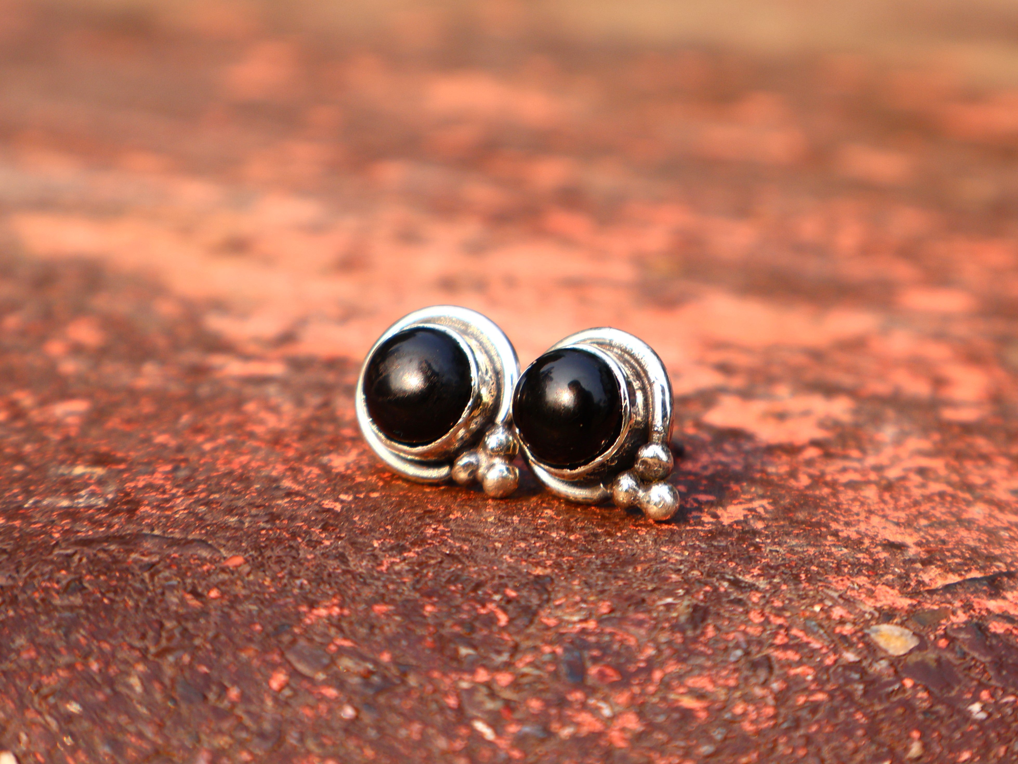Ohrstecker aus schwarzem Onyx, 925er Sterlingsilber, Onyxschmuck, Ohrstecker für den Alltag, Ohrringe für Damen, Geschenk für die Schwester