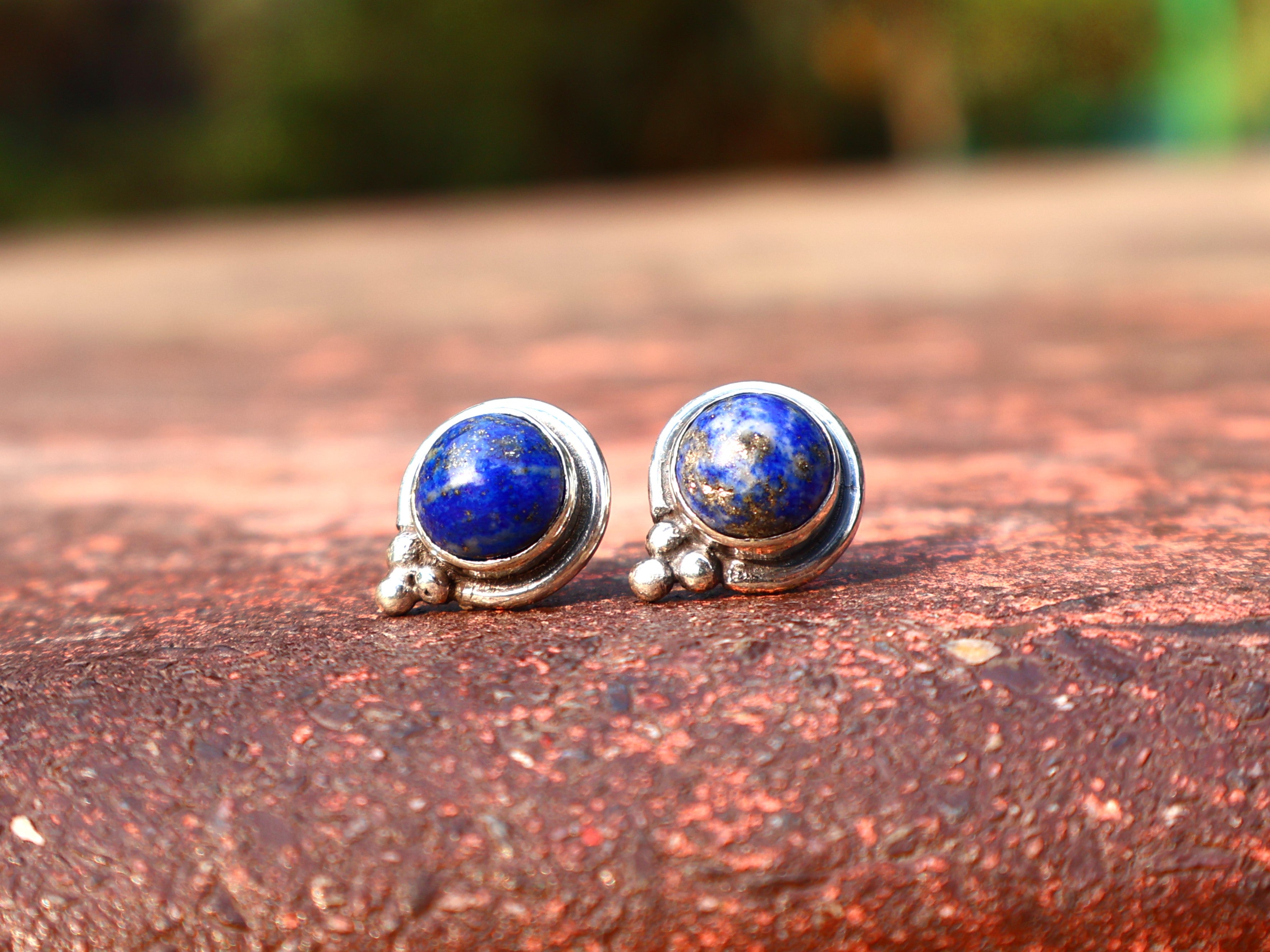 Lapislazuli Ohrstecker 925 massives Sterlingsilber handgefertigte Ohrstecker Alltagsohrringe für Frauen Geschenk für Schwester