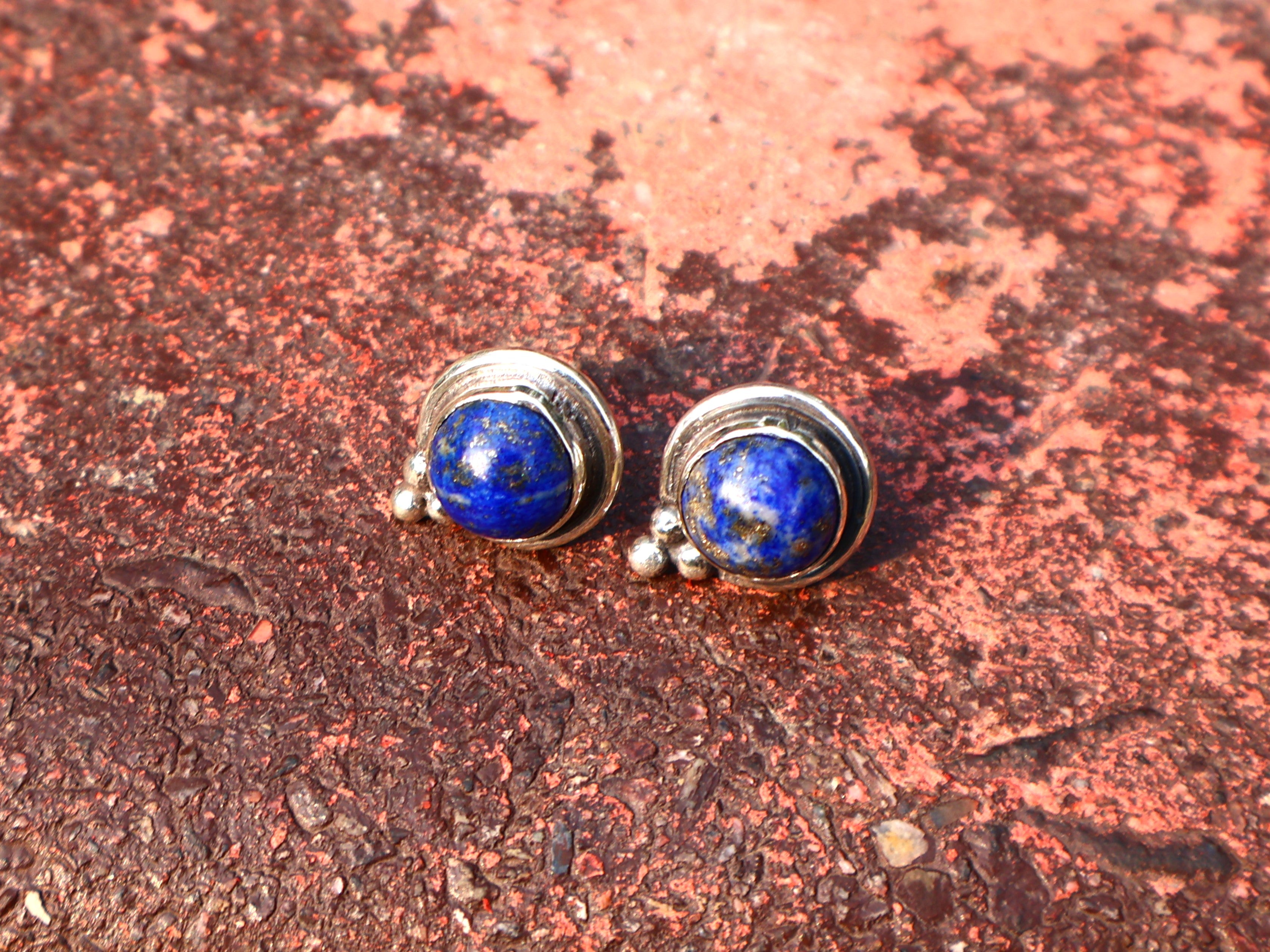 Lapislazuli Ohrstecker 925 massives Sterlingsilber handgefertigte Ohrstecker Alltagsohrringe für Frauen Geschenk für Schwester