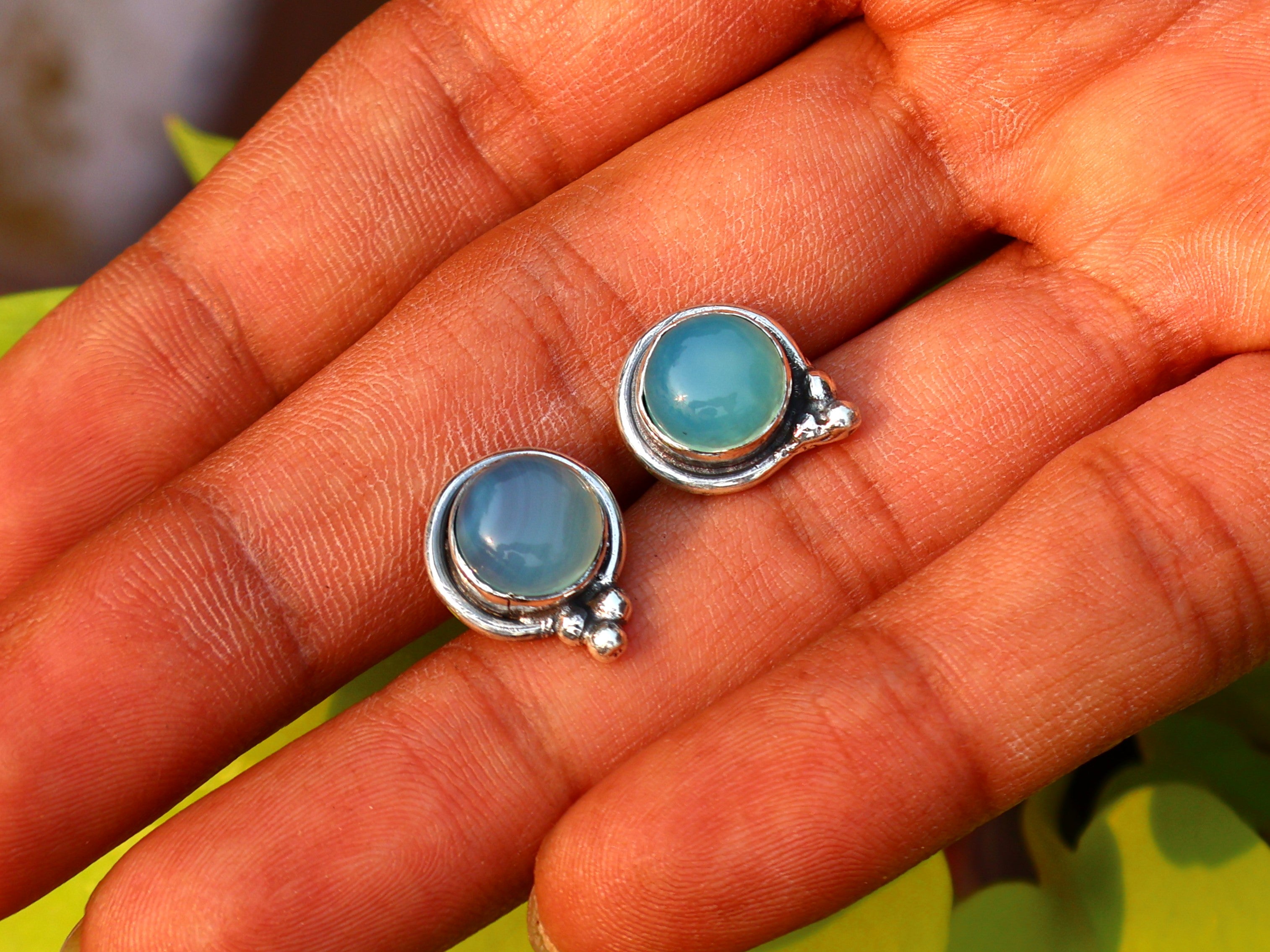 Ohrstecker aus Aqua-Chalcedon, 925er Sterlingsilber, handgefertigt, Alltags-Ohrringe für Damen, Geschenk für Sie