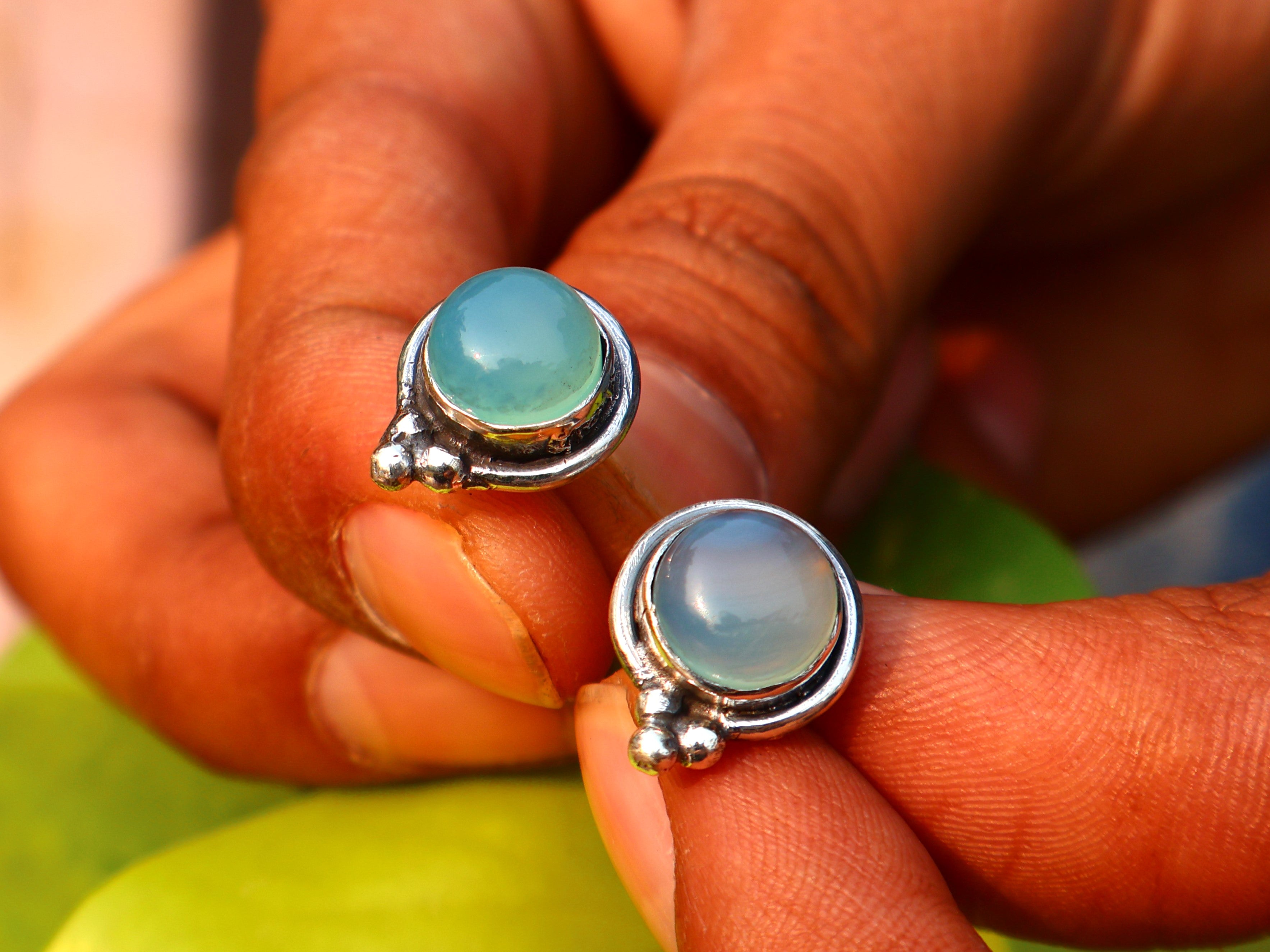 Ohrstecker aus Aqua-Chalcedon, 925er Sterlingsilber, handgefertigt, Alltags-Ohrringe für Damen, Geschenk für Sie