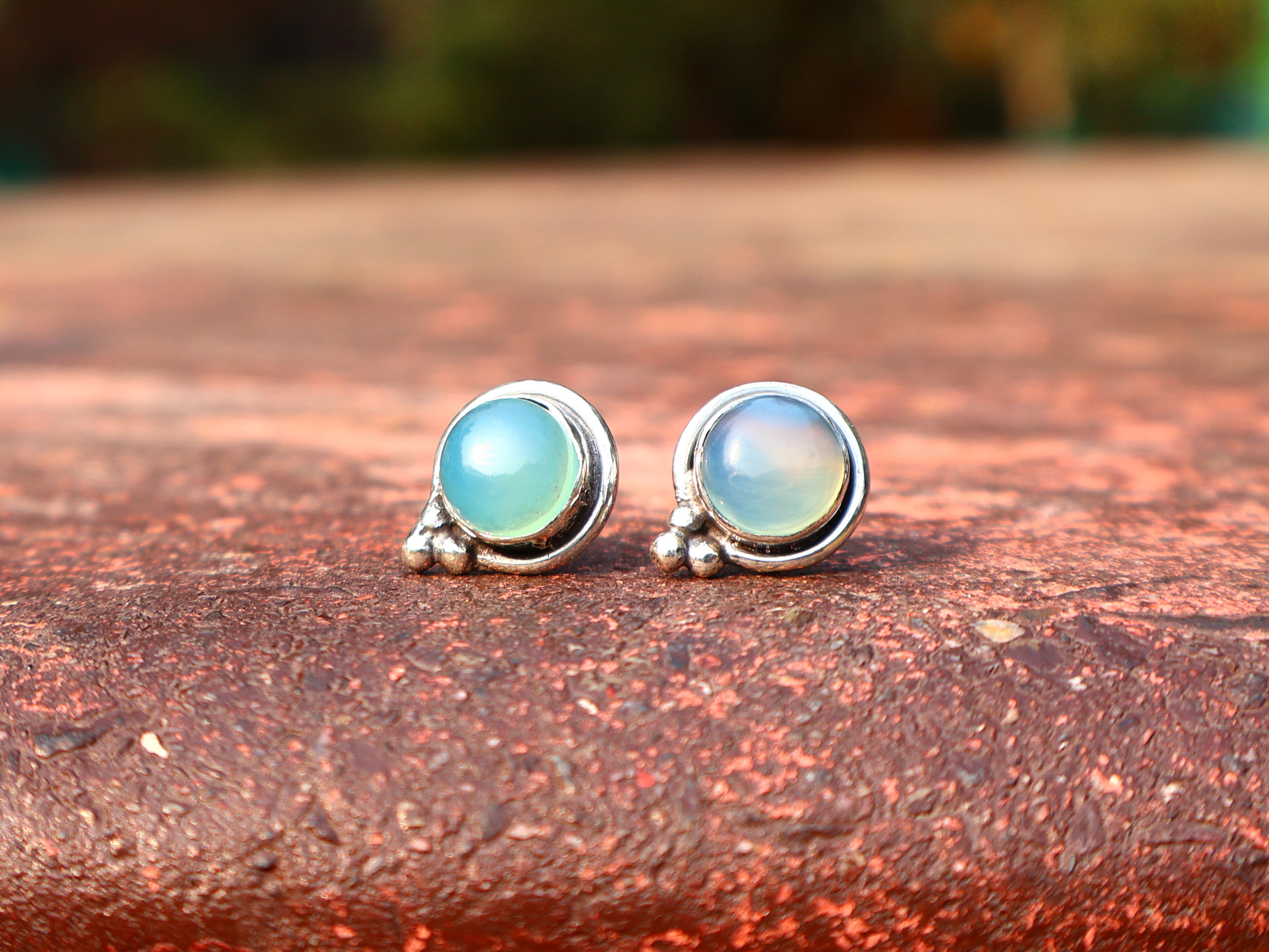 Ohrstecker aus Aqua-Chalcedon, 925er Sterlingsilber, handgefertigt, Alltags-Ohrringe für Damen, Geschenk für Sie