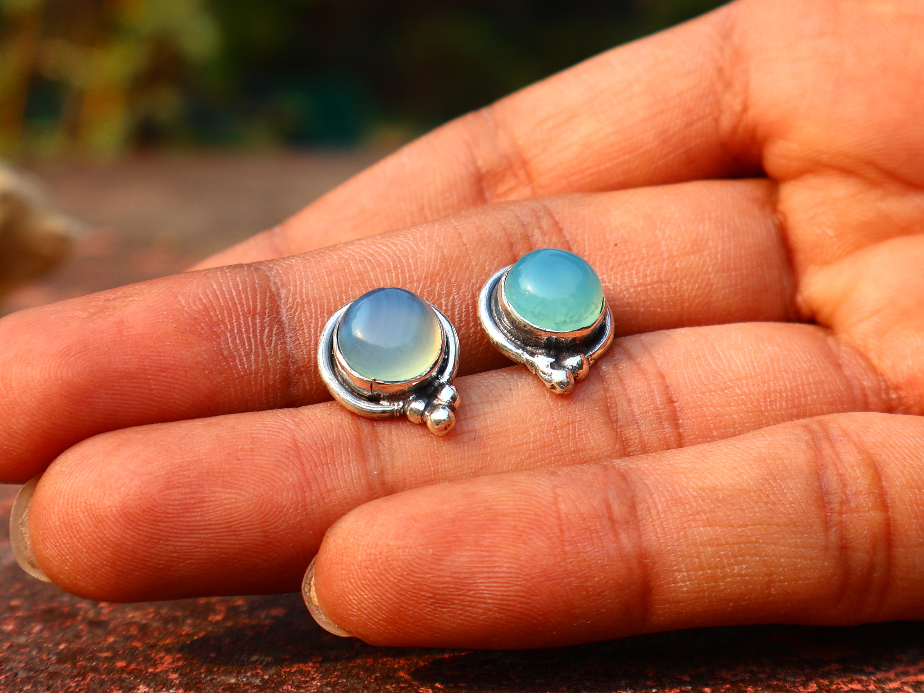 Ohrstecker aus Aqua-Chalcedon, 925er Sterlingsilber, handgefertigt, Alltags-Ohrringe für Damen, Geschenk für Sie