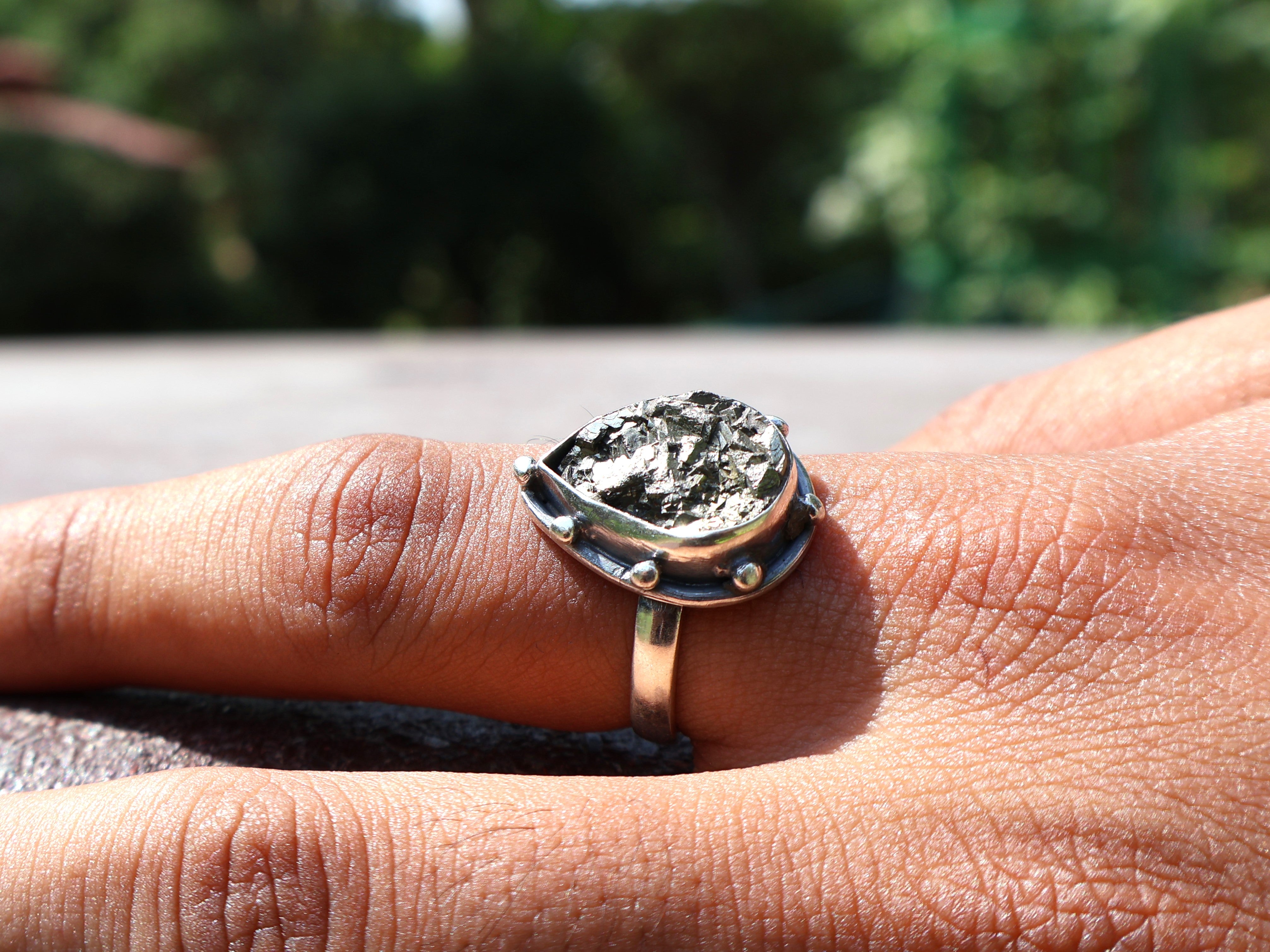 Roh-Pyrit-Edelsteinring Handgefertigter Ring 925er Sterlingsilberring Einzigartiger Ring Tropfenförmiger Ring Geschenk für Sie