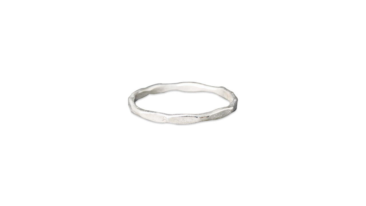 Gehämmerter dünner handgemachter Stapelring Zierlicher Ring Geschenkring 925 Silberring