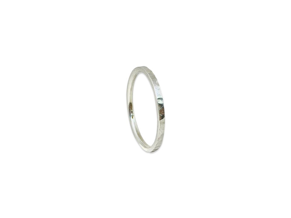 Gehämmerter Silberner Dünner Stapelring Bandring 925 Sterling Silber Handgemachter Texturierter Ring